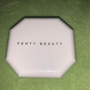 Fenty Beauty Pro Filt’r Powder Foundation